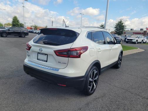 2022 Nissan Rogue Sport SL