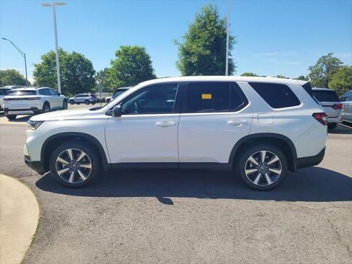 2023 Honda Pilot 2WD LX