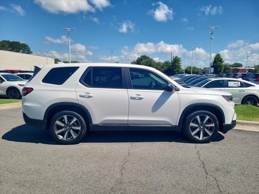 2023 Honda Pilot 2WD LX