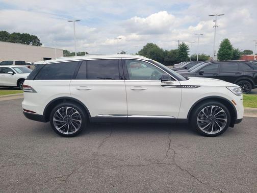 Pristine White Metallic Tri-Coat 2020 Lincoln Aviator Reserve AWD