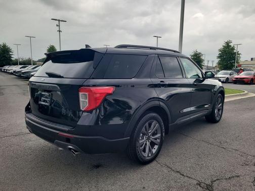Agate Black Metallic 2022 Ford Explorer XLT