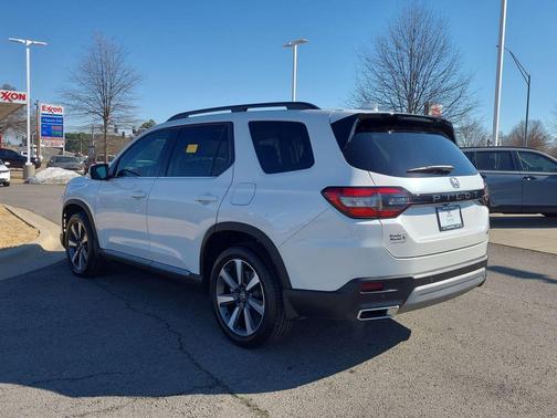 2024 Honda Pilot Touring 8-Passenger