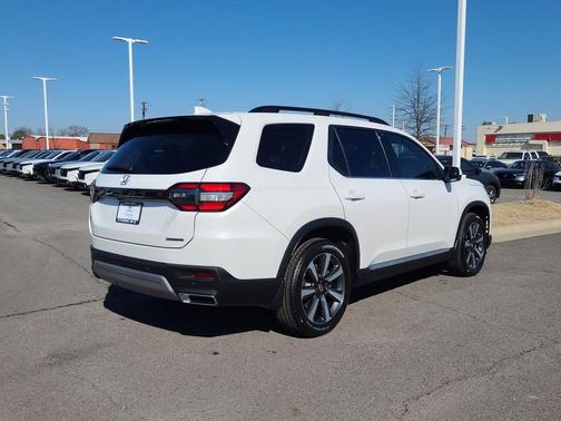 2024 Honda Pilot Touring 8-Passenger