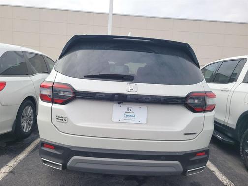 2024 Honda Pilot Touring 8-Passenger