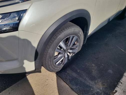 2022 Nissan Pathfinder SL 4WD