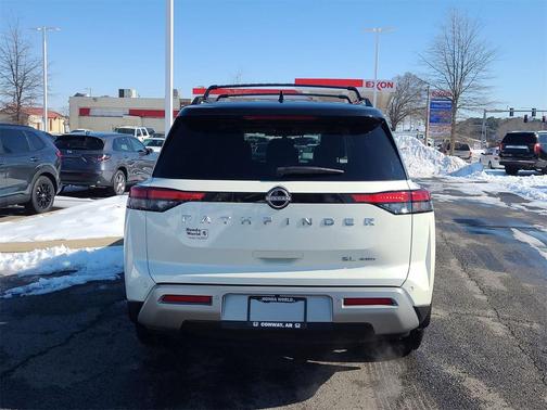 2022 Nissan Pathfinder SL 4WD