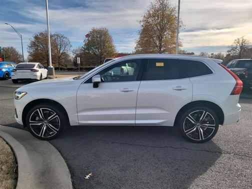 2019 Volvo XC60 T5 R-Design