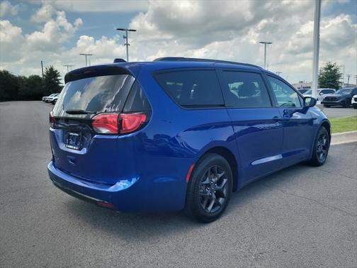 2018 Chrysler Pacifica Touring-L Plus