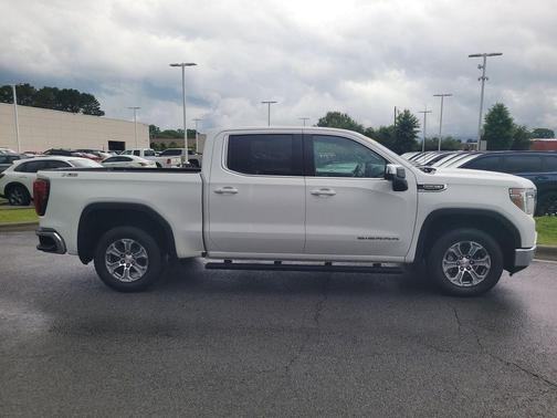 Summit White 2021 GMC Sierra 1500 SLE