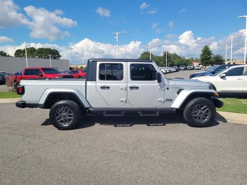 2023 Jeep Gladiator Sport S