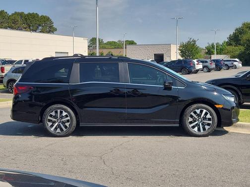 Crystal Black Pearl 2026 Honda Odyssey EX-L