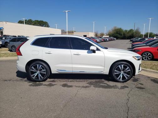 2022 Volvo XC60 B5 Inscription