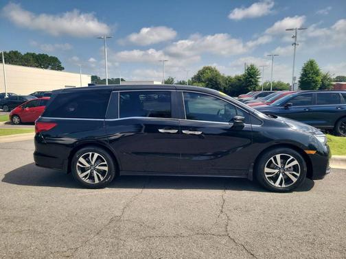 Crystal Black Pearl 2023 Honda Odyssey Touring