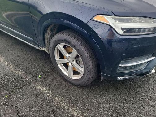 2016 Volvo XC90 T5 Momentum