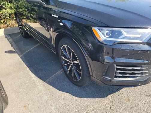 2023 Audi Q7 55 Premium Plus