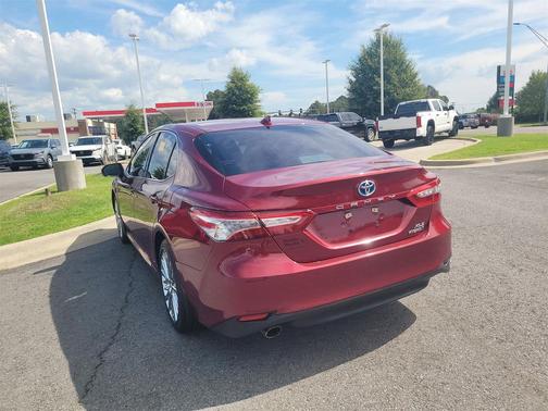 2019 Toyota Camry Hybrid XLE