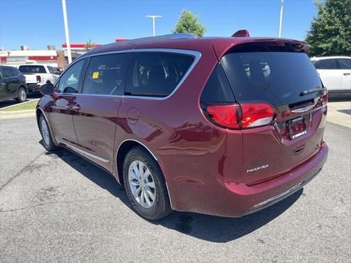 2018 Chrysler Pacifica Touring-L