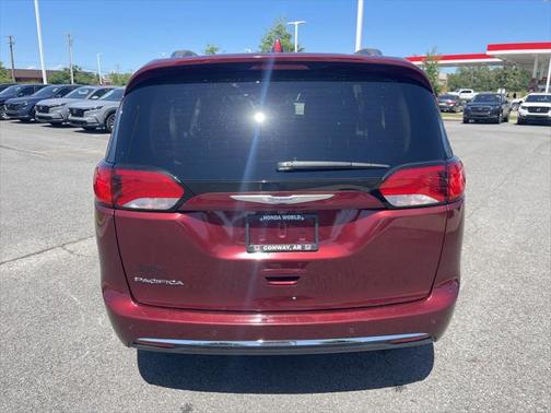 2018 Chrysler Pacifica Touring-L