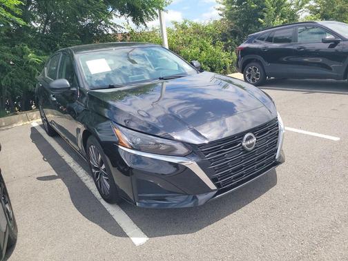 Super Black 2025 Nissan Altima 2.5 SV