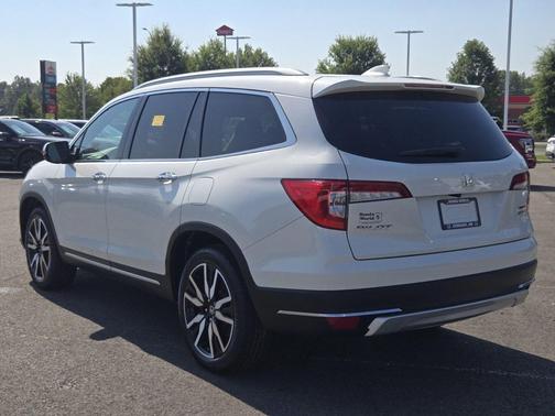 2019 Honda Pilot Touring 8-Passenger