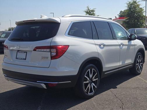 2019 Honda Pilot Touring 8-Passenger