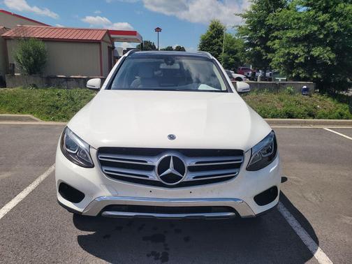 Polar White 2018 Mercedes-Benz GLC 300 4MATIC
