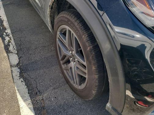 Agate Black Metallic 2025 Ford Explorer ST-Line