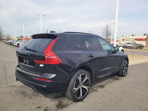 2022 Volvo XC60 Recharge Plug-In Hybrid T8 R-Design