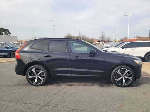 2022 Volvo XC60 Recharge Plug-In Hybrid T8 R-Design