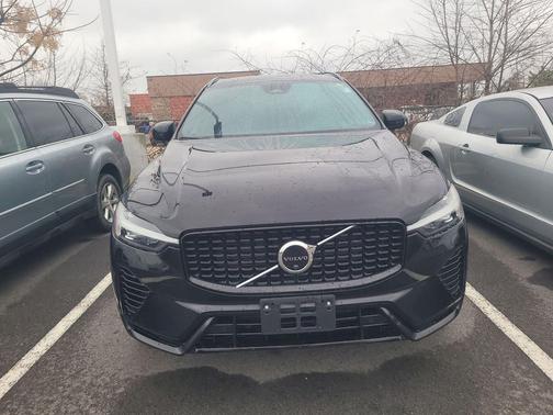 2022 Volvo XC60 Recharge Plug-In Hybrid T8 R-Design