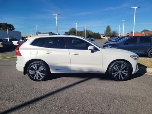 2022 Volvo XC60 B5 Inscription