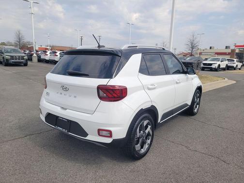 2024 Hyundai VENUE Limited