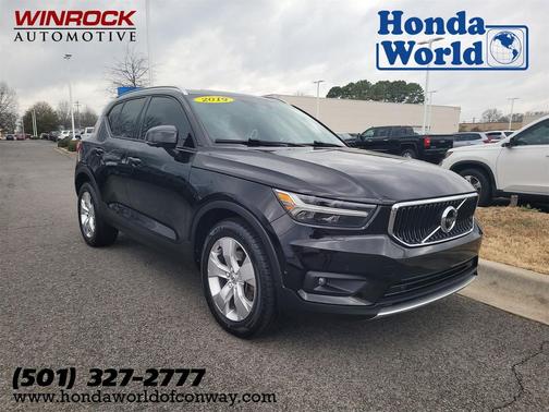 2019 Volvo XC40 T5 Momentum
