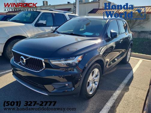 2019 Volvo XC40 T5 Momentum