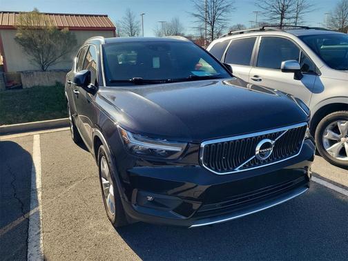 2019 Volvo XC40 T5 Momentum