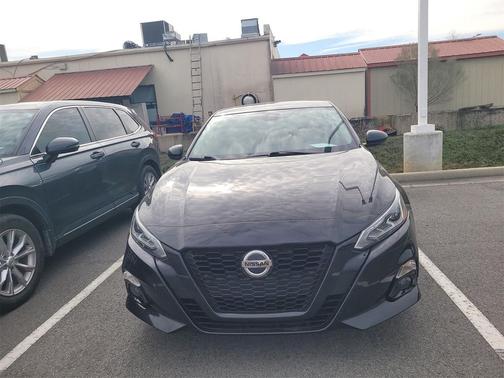 2022 Nissan Altima SR FWD