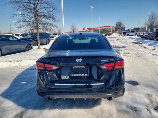 2022 Nissan Altima SR FWD