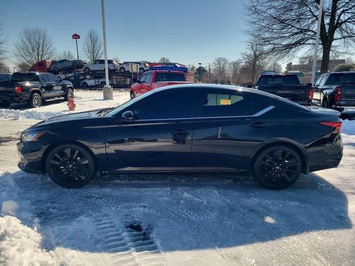 2022 Nissan Altima SR FWD