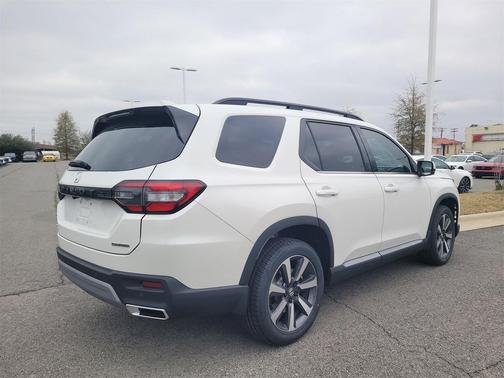2025 Honda Pilot Touring 8-Passenger