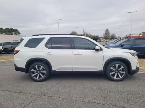 2025 Honda Pilot Touring 8-Passenger