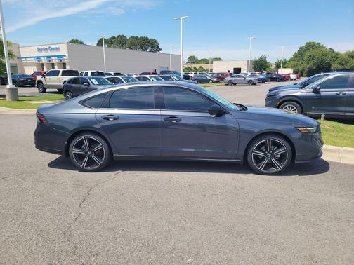 Meteorite Gray Metallic 2026 Honda Accord SE