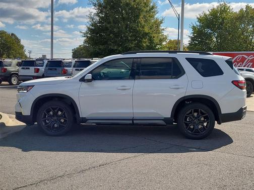 2025 Honda Pilot Touring 8-Passenger