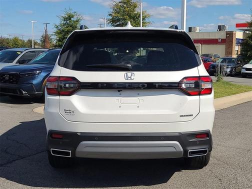 2025 Honda Pilot Touring 8-Passenger