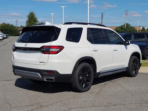 2025 Honda Pilot Touring 8-Passenger