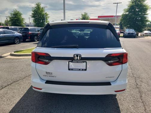 Platinum White Pearl 2024 Honda Odyssey Sport