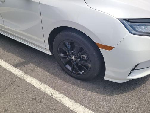 Platinum White Pearl 2024 Honda Odyssey Sport