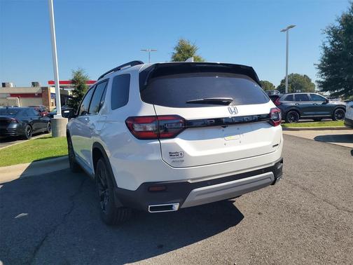 2025 Honda Pilot Touring 8-Passenger