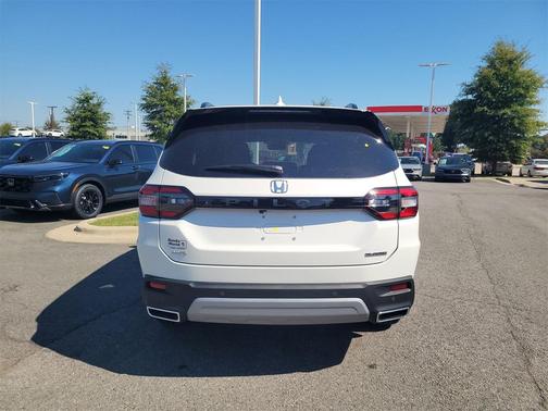 2025 Honda Pilot Touring 8-Passenger