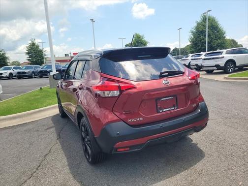 2020 Nissan Kicks SR