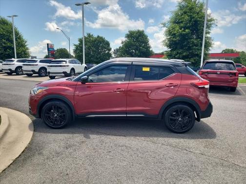 2020 Nissan Kicks SR